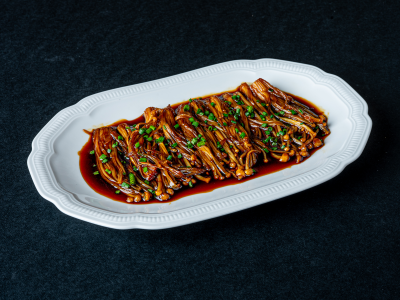 Appetizers: Enoki mushrooms