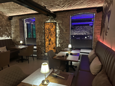 Restaurant interior: Doorsea interior