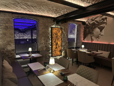 Restaurant interior: Doorsea interior