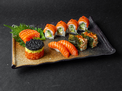Japanese cuisine: Salmon Set
