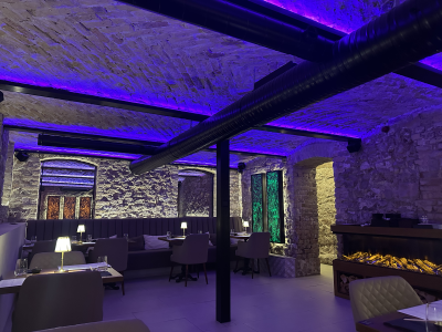 Restaurant interior: Doorsea interior